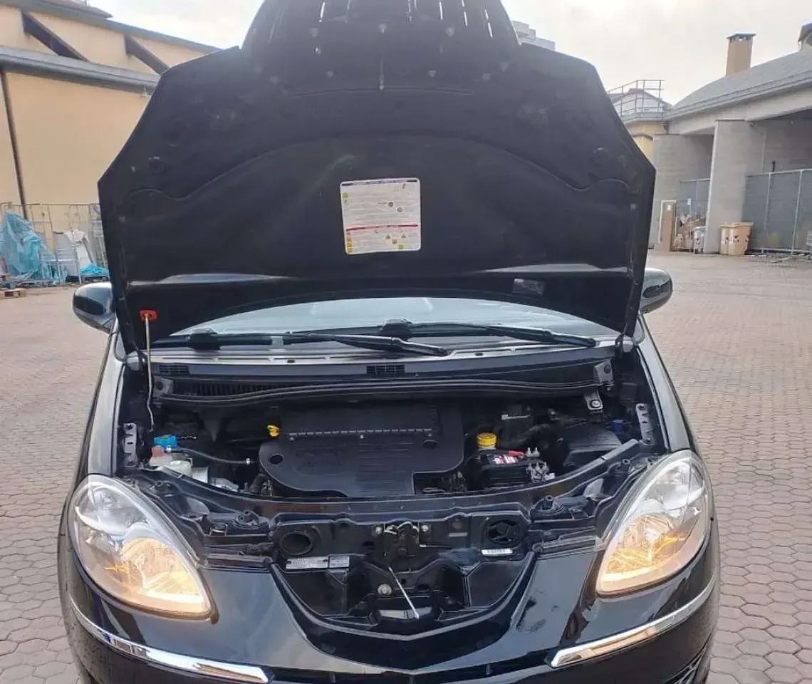 Usata Lancia Musa 90 CV (66 kW) 2012 Nero Monovolume