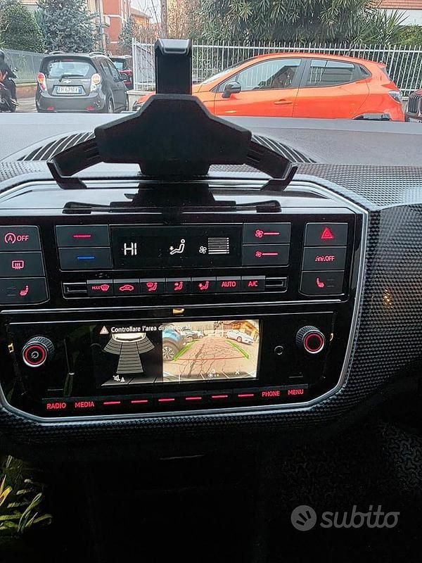 Usata VW up! 75 CV (55 kW) 2021 Bianco Utilitaria