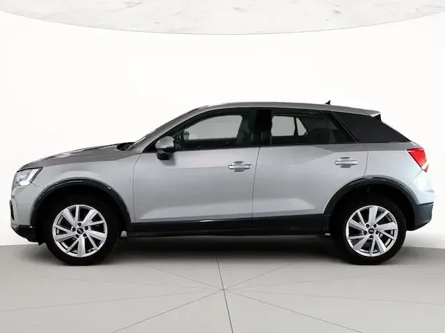 Usata Audi Q2 Advanced Plus 150 CV (110 kW) 2023 Argento floret metallizzato SUV