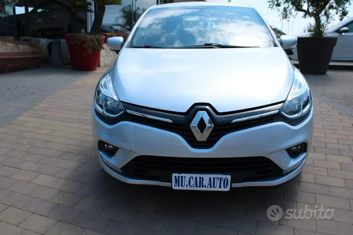 Usata Renault Clio IV Intens 90 CV (66 kW) 2018 Grigio Berlina