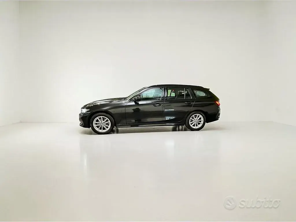 Usata BMW 320 190 CV (139 kW) 2024 Nero Station wagon