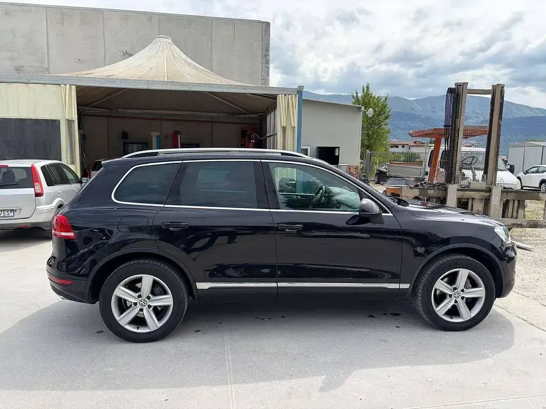 Usata VW Touareg 239 CV (175 kW) 2010 Nero SUV