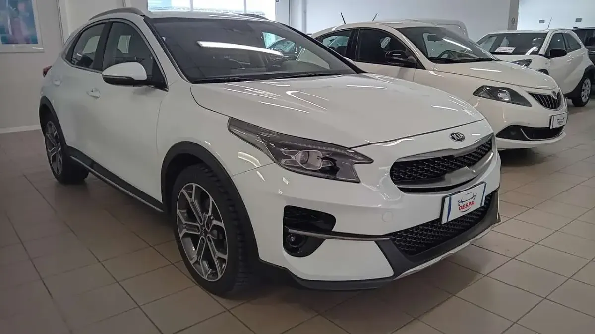 Usata Kia XCeed Style 120 CV (88 kW) 2022 Bianco SUV