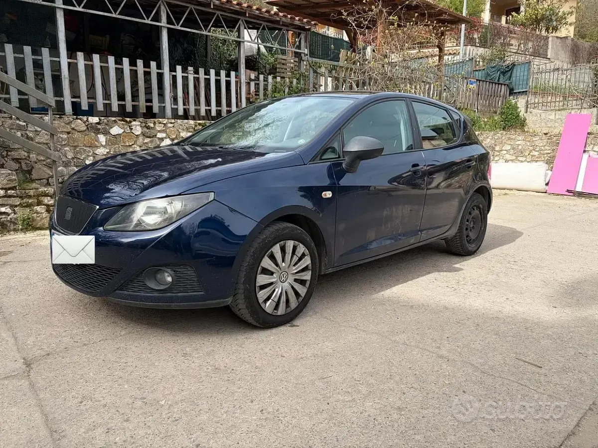Begagnad Seat Ibiza Ecomotive 75 HK (55 kW) 2011 Blå Halvkombi