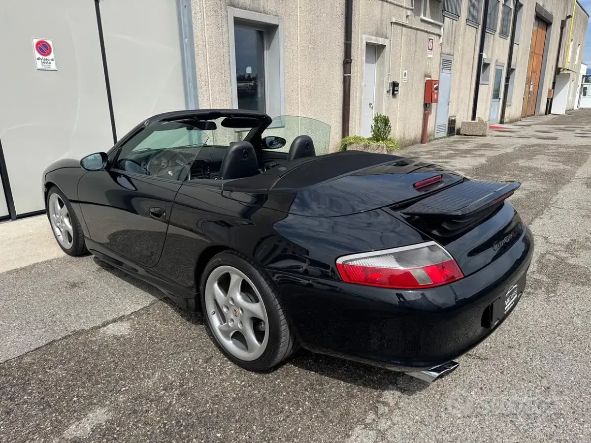 Usata Porsche 911 Carrera Cabriolet 320 CV (235 kW) 2002 Nero Cabrio