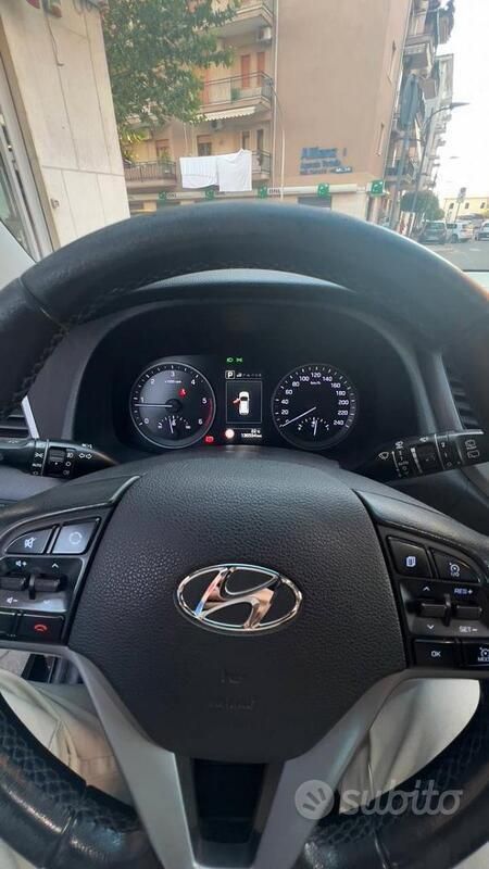 Usata Hyundai Tucson Xpossible 141 CV (103 kW) 2016 Nero SUV