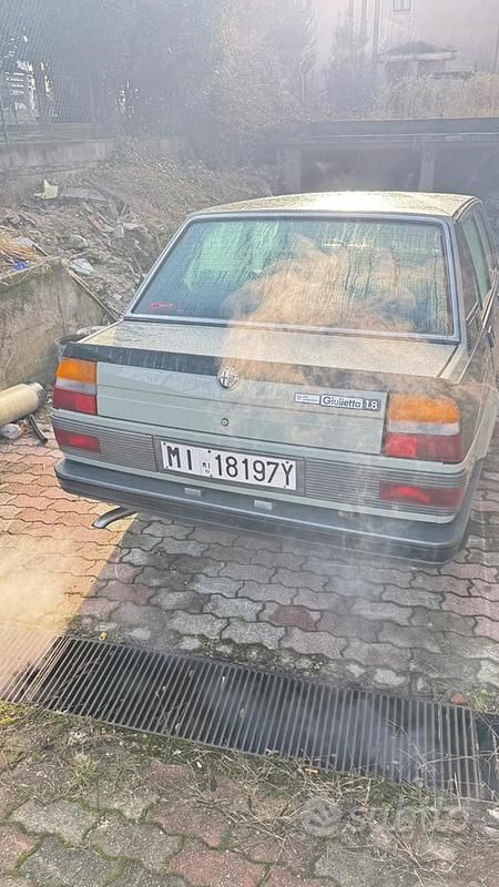 Grigio Usata 1985 Alfa Romeo Giulietta Tre volumi | 6000 € - Immagine 1/4
