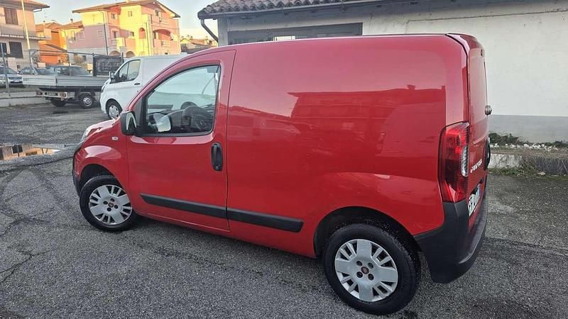 Usata Fiat Fiorino 77 CV (56 kW) 2016 Rosso / pastello Monovolume
