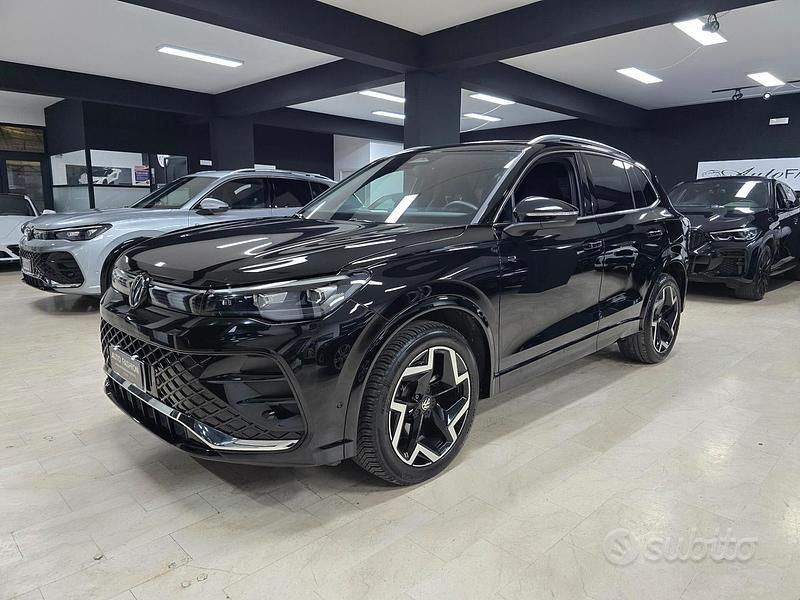 Usata VW Tiguan R-line 150 CV (110 kW) 2025 Nero SUV
