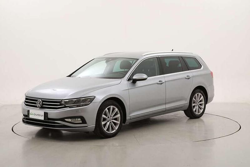 Usata VW Passat Business 150 CV (110 kW) 2022 Argento Station wagon