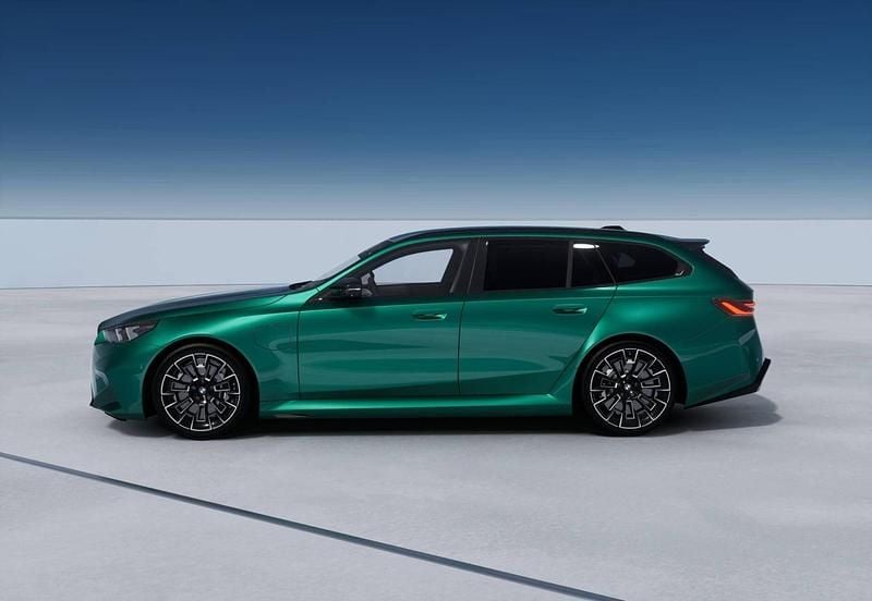 Nuova BMW M5 Comfort Edition 585 CV (430 kW) 2026 Station wagon
