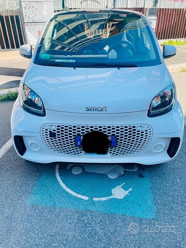 Usata Smart ForTwo Coupé 41 kW (56 CV) 2021 Bianco Utilitaria