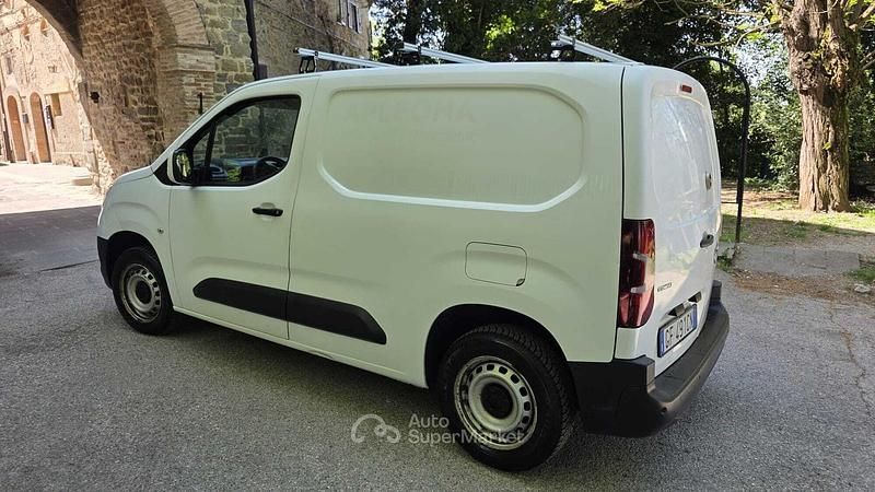 Usata Opel Combo S 102 CV (75 kW) 2021 Bianco Monovolume