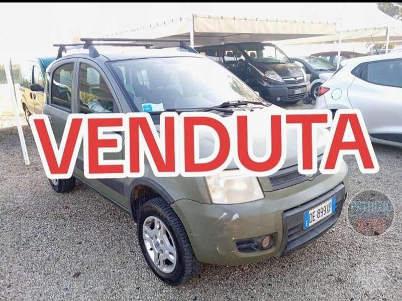 Verde Usata 2006 Fiat Panda 4x4 Climbing Due volumi | 4500 € (Ottimo prezzo) - Immagine 1/4