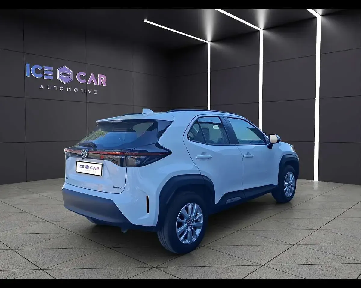 Usata Toyota Yaris Cross Active 92 CV (67 kW) 2025 Bianco SUV
