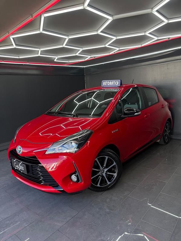 Usata Toyota Yaris Hybrid Edition 73 CV (53 kW) 2018 Rosso Berlina
