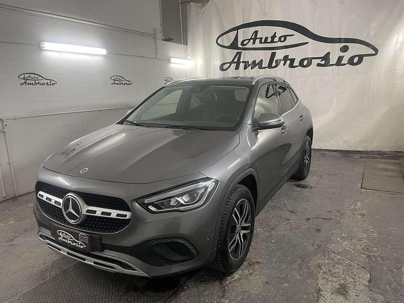 Grigio Usata 2023 Mercedes GLA200 SUV | 37.400 € (Buon prezzo) - Immagine 1/4