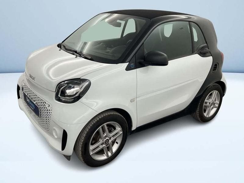 Usata Smart ForTwo Electric Drive Pure 59 kW (81 CV) 2021 Bianco pastello Berlina