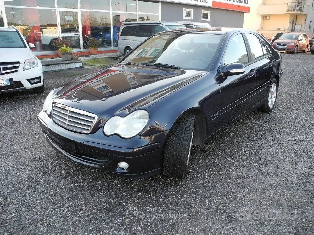 Usata Mercedes C220 Classic 150 CV (110 kW) 2005 Blu Berlina