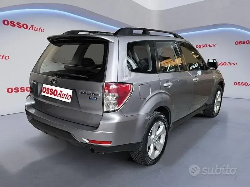 Usata Subaru Forester 147 CV (108 kW) 2010 Grigio SUV