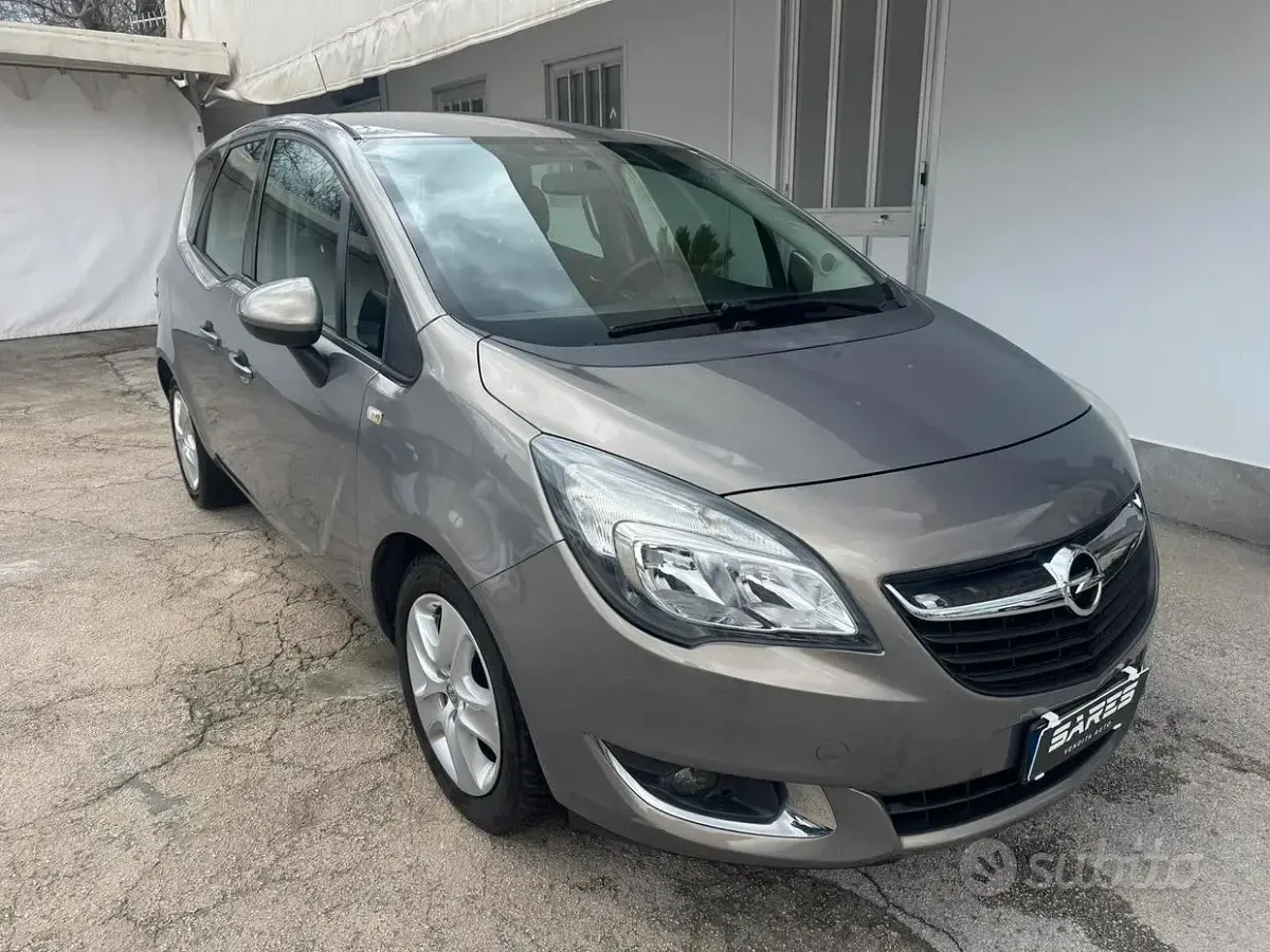 Usata Opel Meriva 120 CV (88 kW) 2015 Monovolume