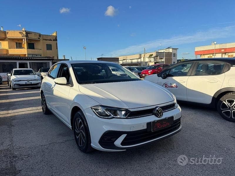 Usata VW Polo Life 80 CV (58 kW) 2023 Bianco Utilitaria