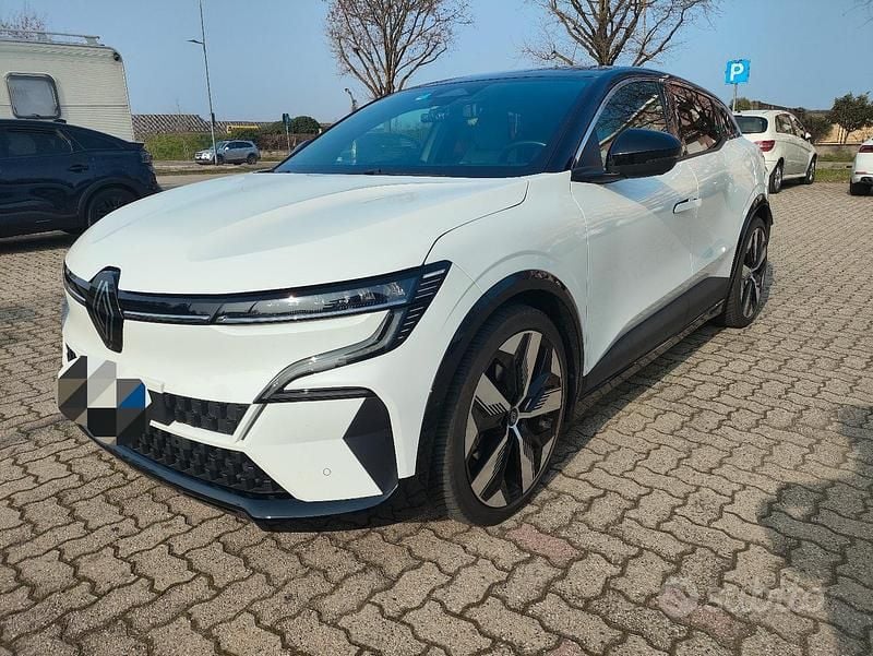 Usata Renault Megane E-Tech Techno 161 kW (220 CV) 2024 Bianco Coupé