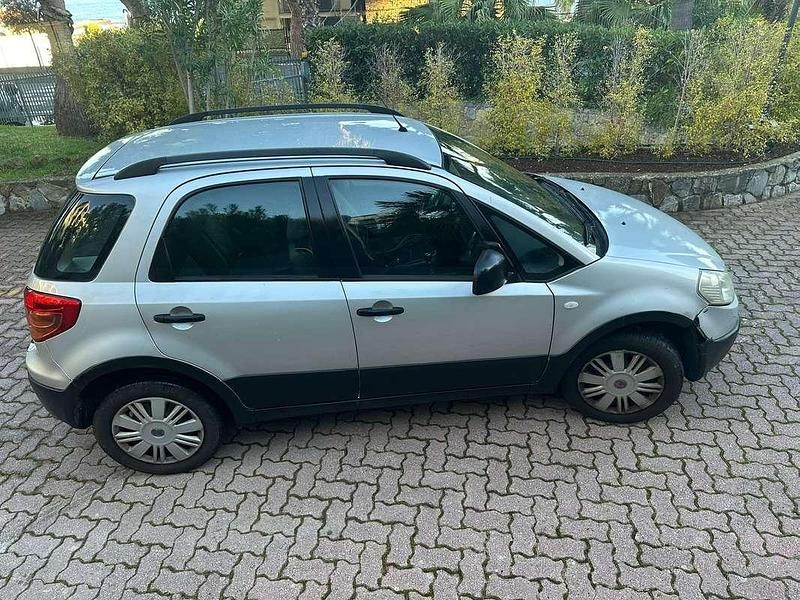 Usata Fiat Sedici Dynamic 135 CV (99 kW) 2010 Argento SUV