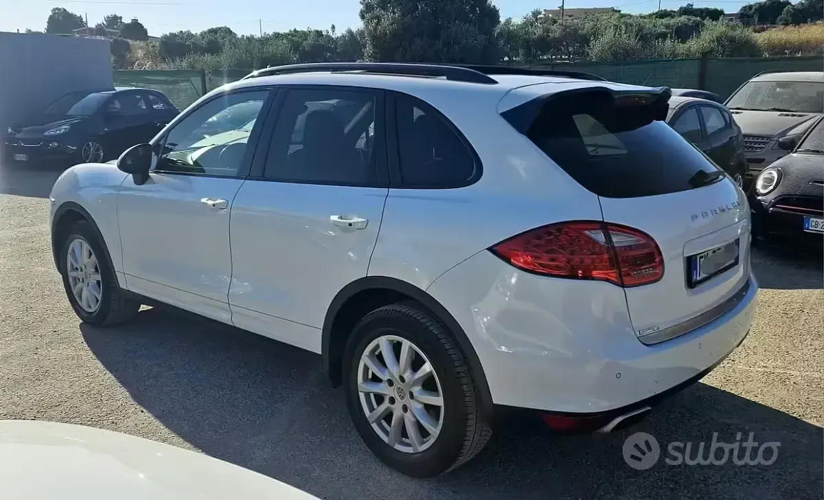 Usata Porsche Cayenne 245 CV (180 kW) 2012 Bianco SUV