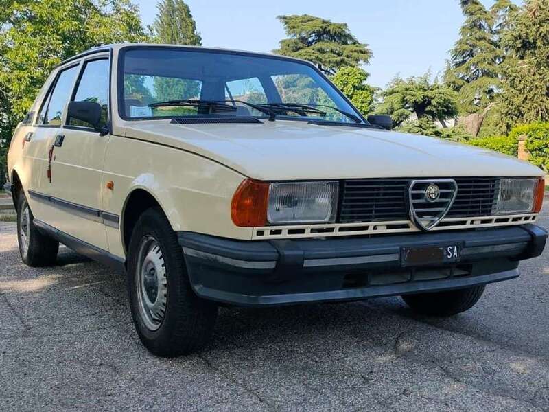 Usato 1982 Alfa Romeo Giulietta 1.6 Benzin 109 CV (4.800 €)