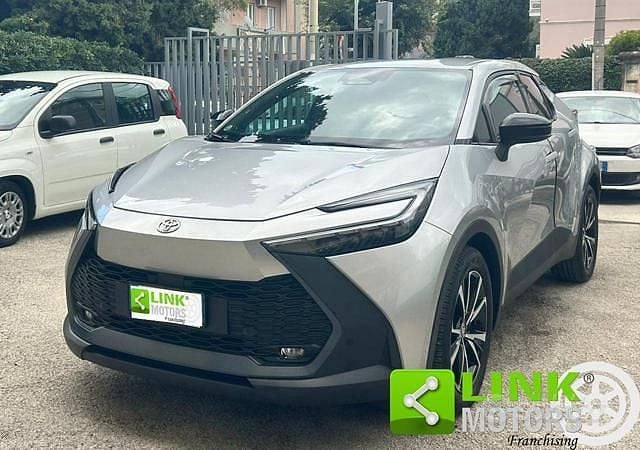 Usata Toyota C-HR Trend 152 CV (111 kW) 2024 Grigio SUV