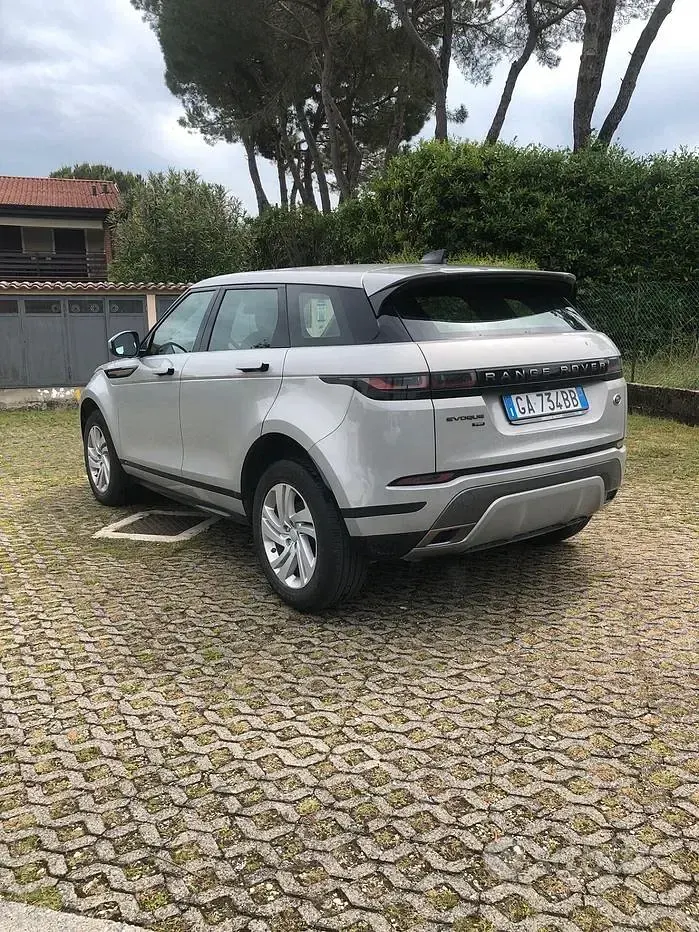 Usata Land Rover Range Rover evoque R-Dynamic 150 CV (110 kW) 2020 Argento SUV