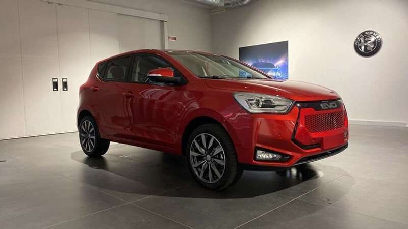Usata EVO Evo 3 83 kW (113 CV) 2023 Rosso metallizzato SUV