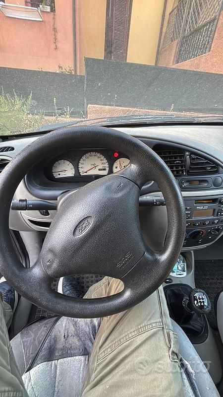 Usata Ford Fiesta 1998 Utilitaria
