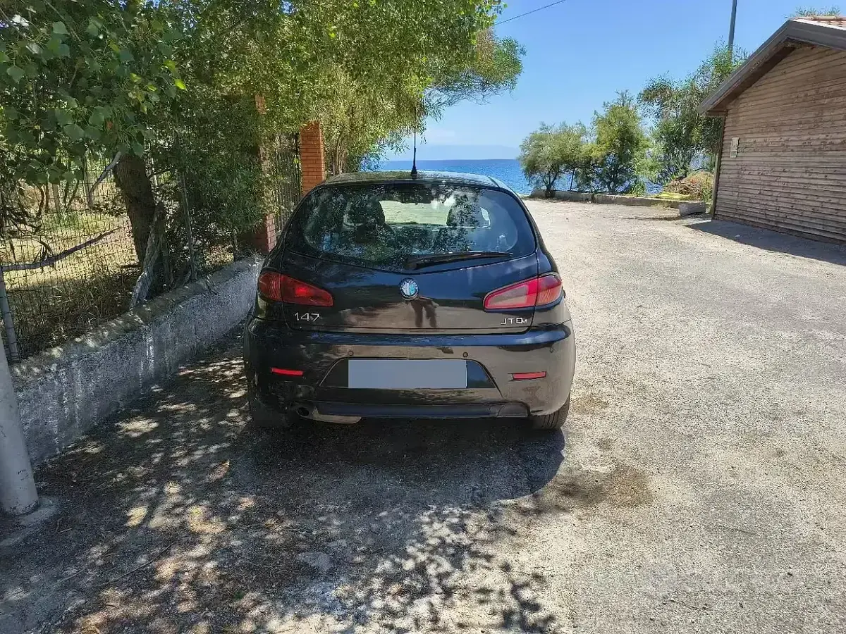 Usata Alfa Romeo 147 150 CV (110 kW) 2005 Nero Utilitaria