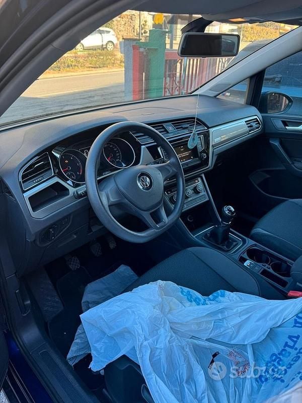 Usata VW Touran Comfortline 110 CV (80 kW) 2016 Blu Monovolume