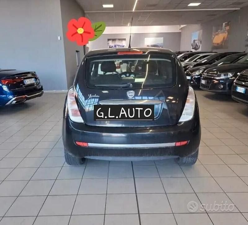 Usata Lancia Ypsilon 75 CV (55 kW) 2011 Nero Utilitaria