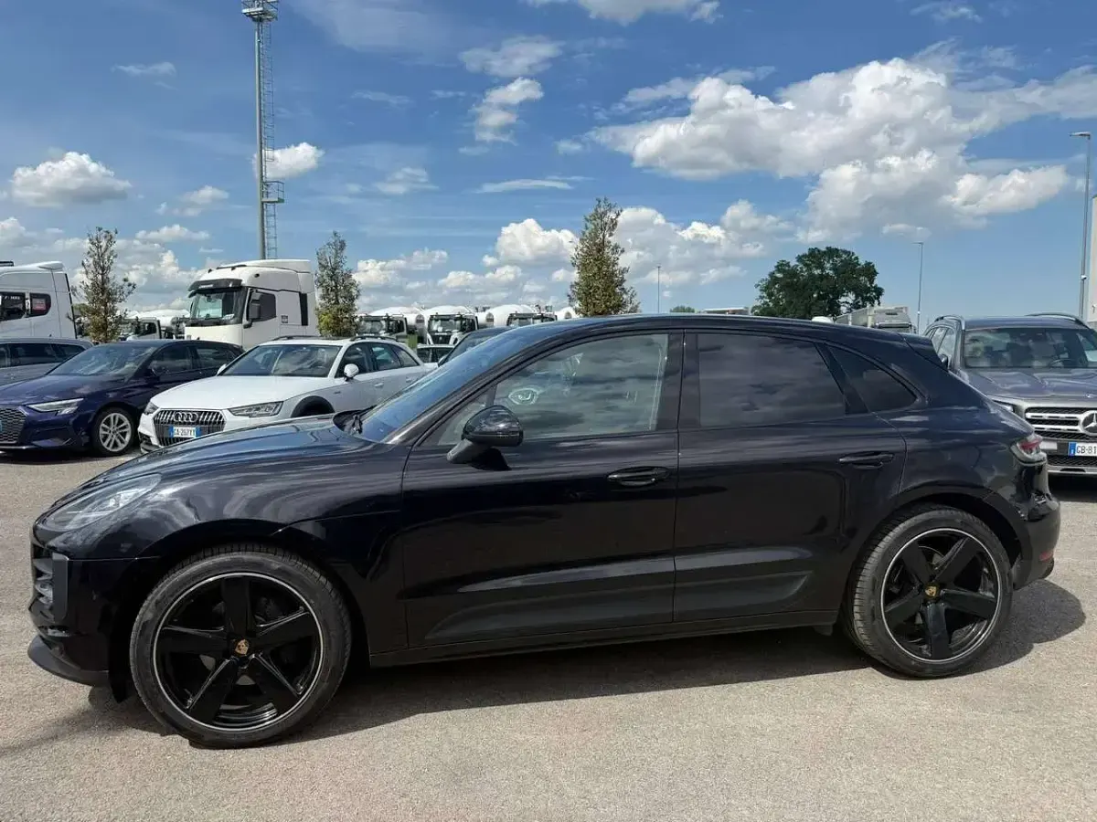 Usata Porsche Macan Chrono 245 CV (180 kW) 2020 Nero SUV