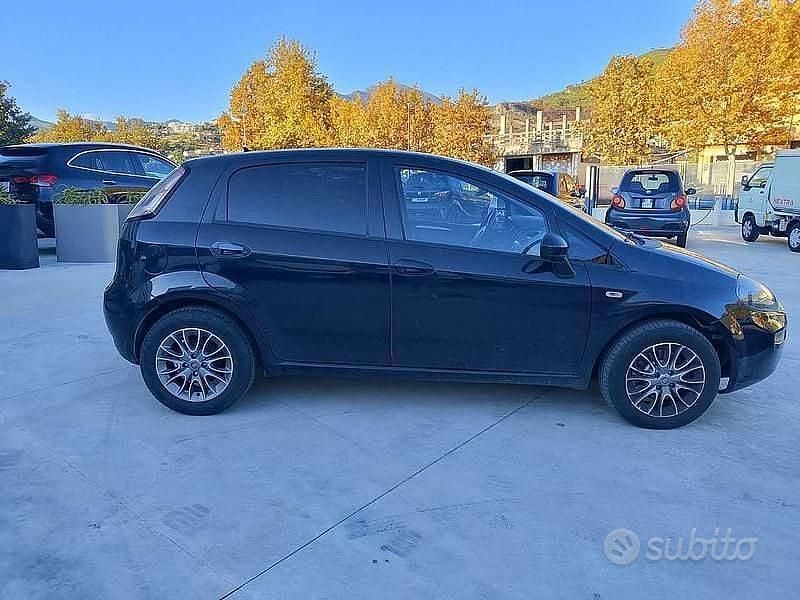Usata Fiat Punto 60 CV (44 kW) 2012 Blu/azzurro Berlina