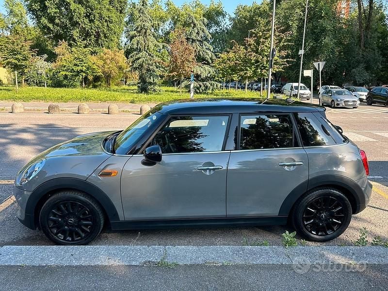 Grigio Usata 2017 Mini Cooper Utilitaria | 11.800 € (Ottimo prezzo) - Immagine 1/4