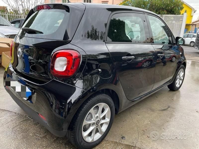 Usata Smart ForFour 71 CV (52 kW) 2018 Nero Utilitaria