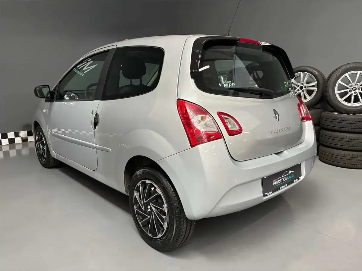 Usata Renault Twingo Night&Day 75 CV (55 kW) 2014 Argento Utilitaria