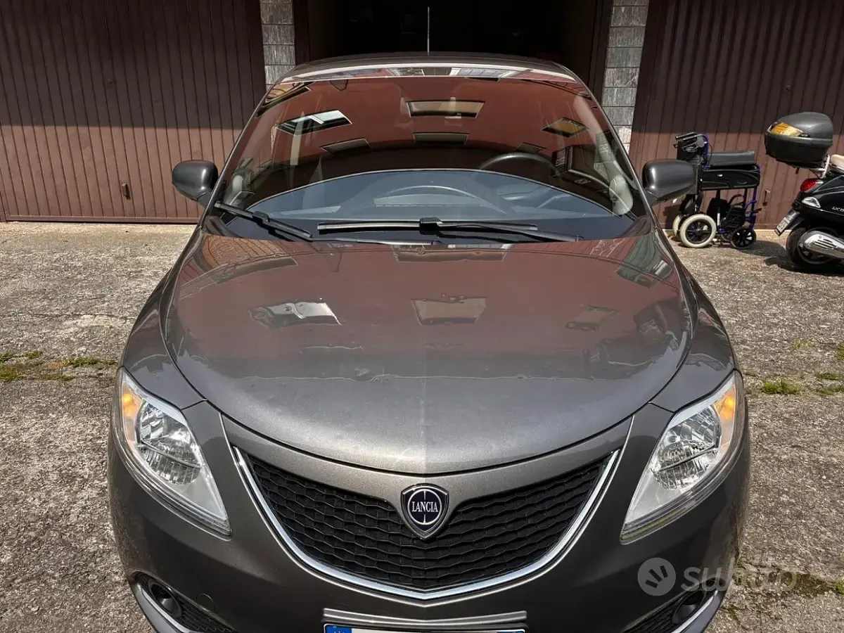 Usata Lancia Ypsilon 60 CV (44 kW) 2017 Grigio Utilitaria