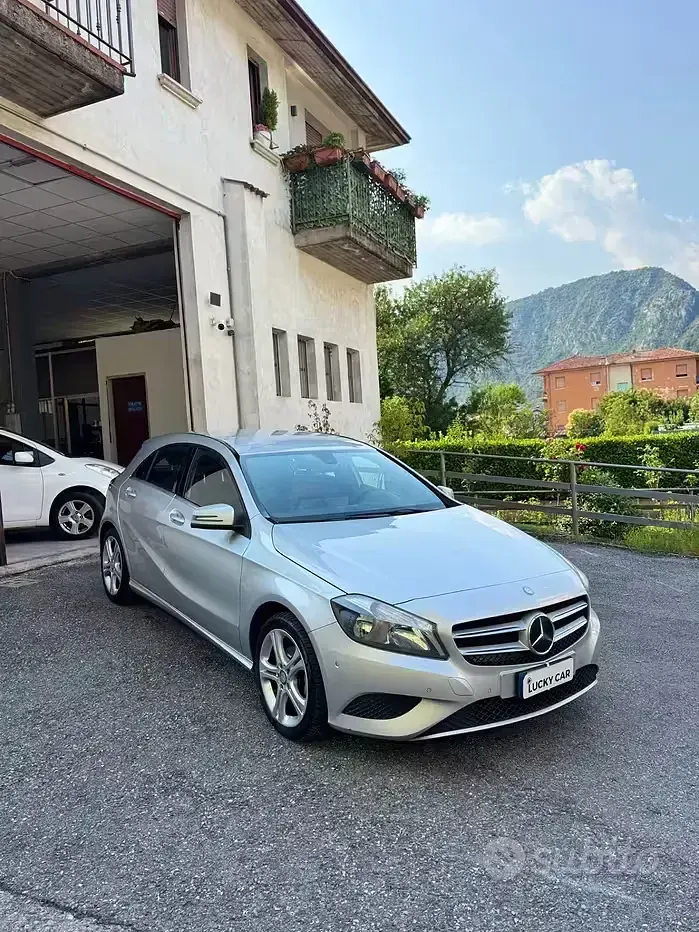 Usata Mercedes A180 109 CV (80 kW) 2014 Grigio Utilitaria