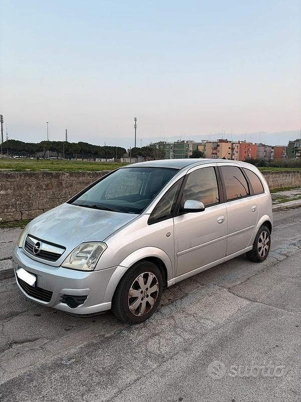 Usata Opel Meriva 2007 Grigio Monovolume