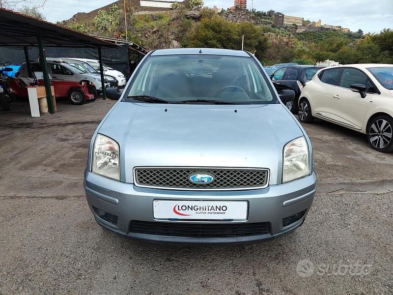 Usata Ford Fusion 100 CV (73 kW) 2005 Grigio Utilitaria