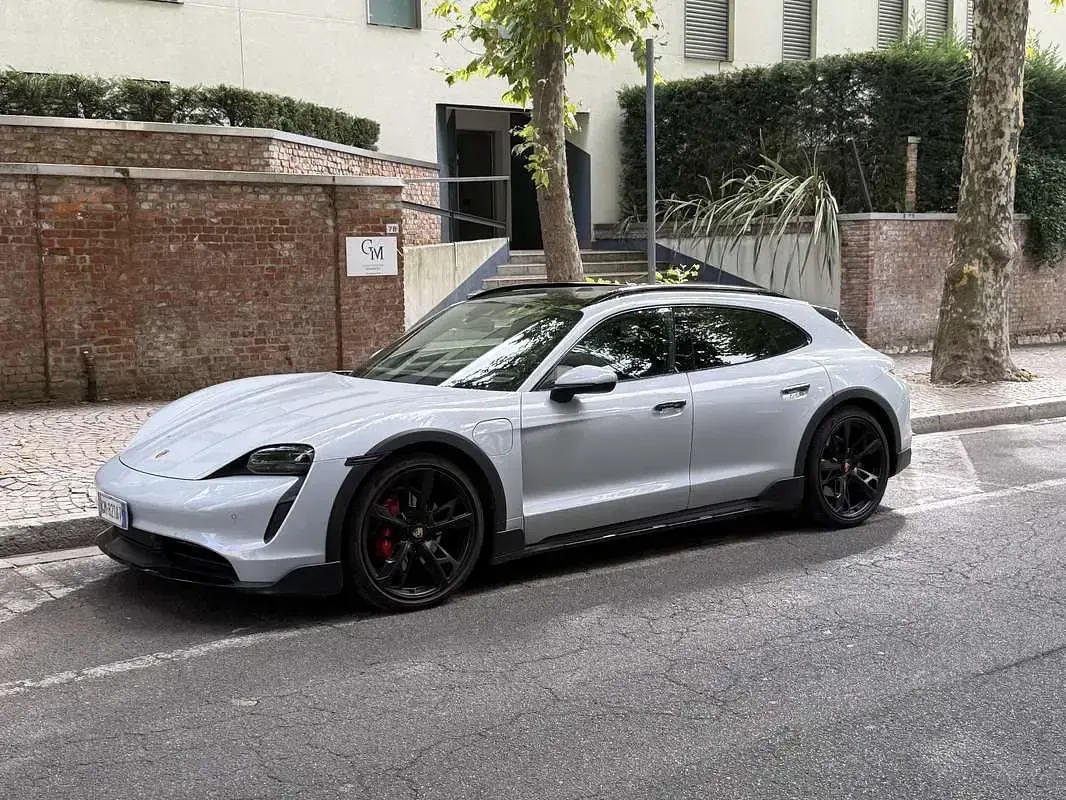 Usata Porsche Taycan 4 Cross Turismo Cross Turismo 419 kW (571 CV) 2022 Station wagon