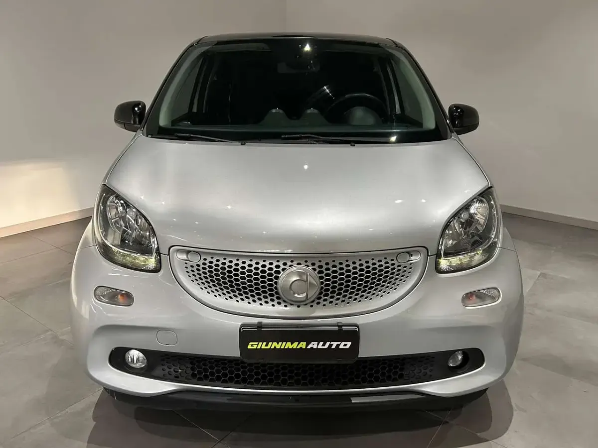 Usata Smart ForFour Passion 90 CV (66 kW) 2017 Argento Utilitaria