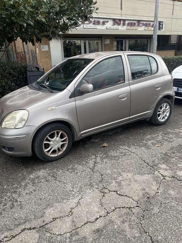 Usata Toyota Yaris 75 CV (55 kW) 2004 Berlina