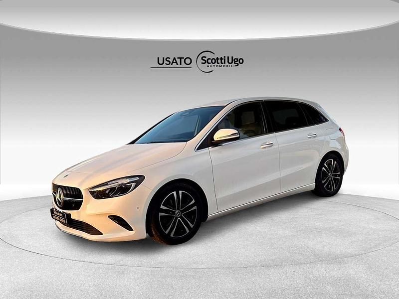 Begagnad Mercedes B180 Advanced Plus 116 HK (85 kW) 2023 Minibuss